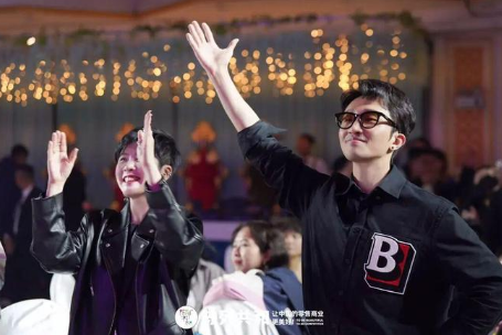 陈列共和十二周年：用专业引领行业方向，用爱成就服装人梦想