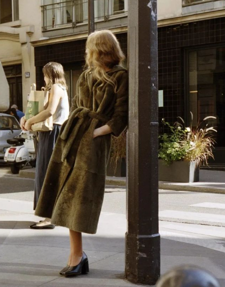 皮草穿搭怎么搭配出层次感和时髦度？