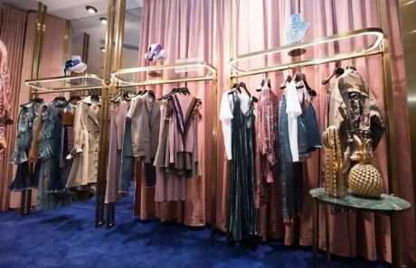 服装色彩搭配应该如何做？